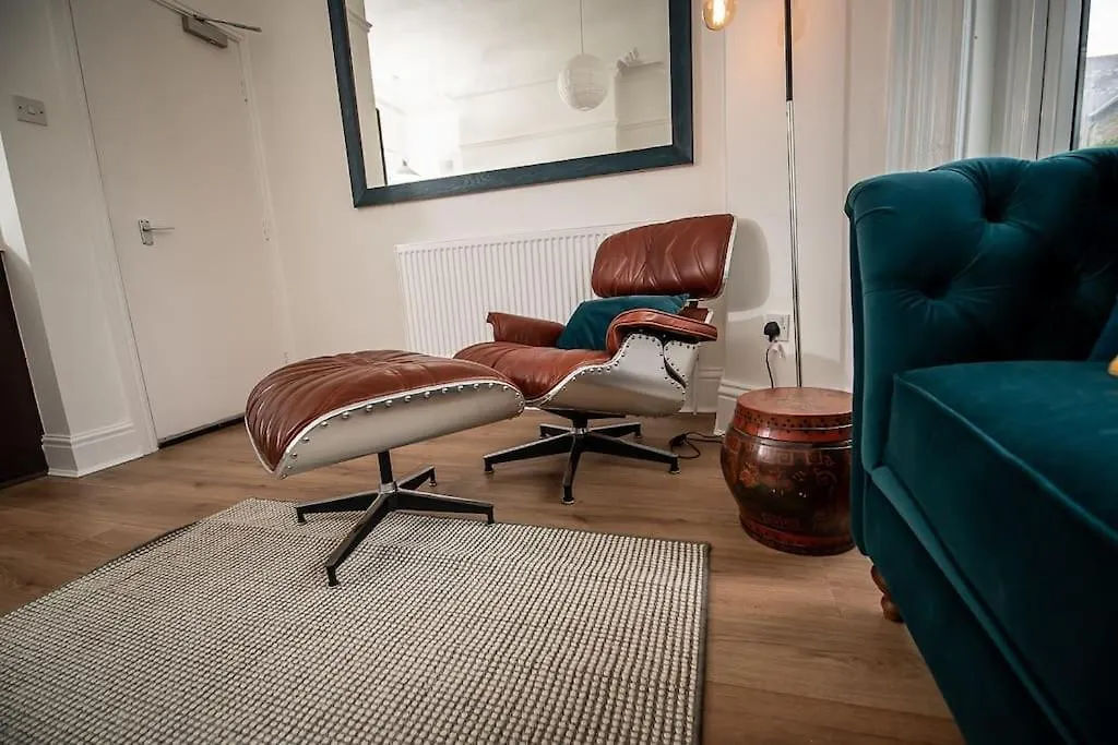Stunning 1 Bedroom Apartment With Private Parking Harrogate