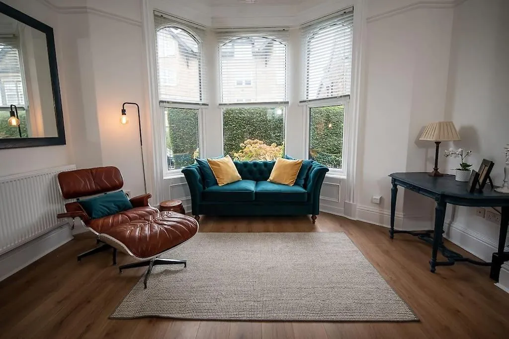 Stunning 1 Bedroom Apartment With Private Parking Harrogate